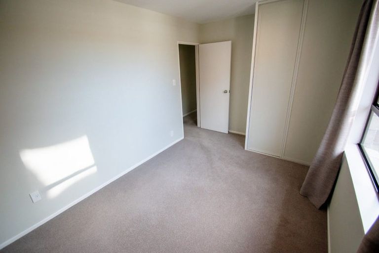 Photo of property in 2/115 Prestons Road, Redwood, Christchurch, 8051