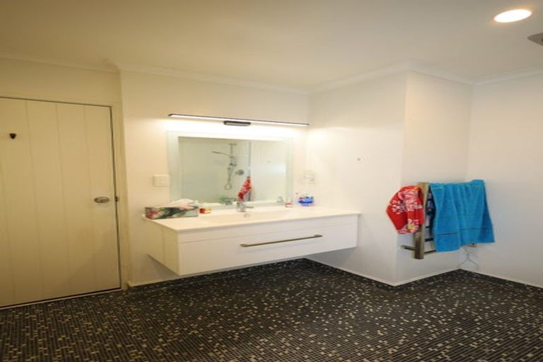 Photo of property in 114 Cambridge Road, Bethlehem, Tauranga, 3110