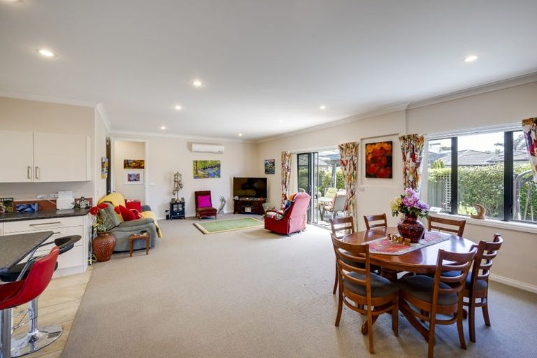 Photo of property in 18 Portland Place, Poraiti, Napier, 4112