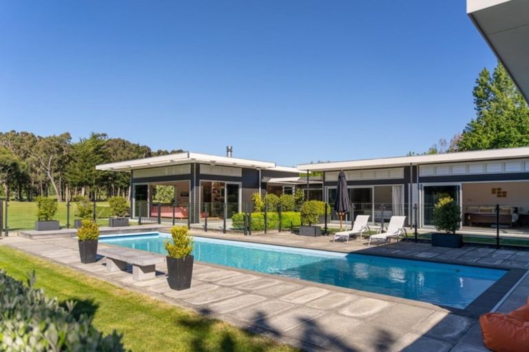 Photo of property in 101 Oxford Street, Martinborough, 5711