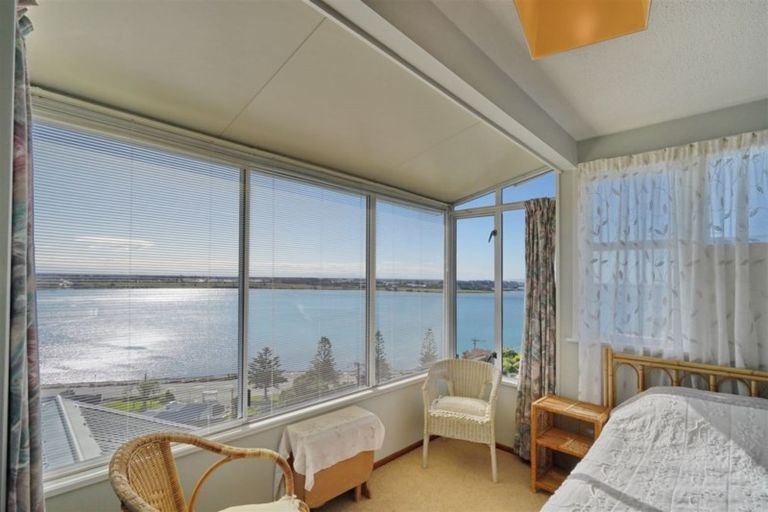 Photo of property in 23 The Brae, Mount Pleasant, Christchurch, 8081