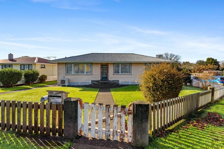 Photo of property in 76 Conway Road, Eltham, 4322