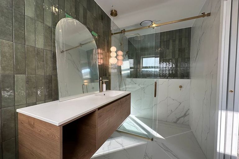 Photo of property in 21 Ruru Street, Waikanae, 5036