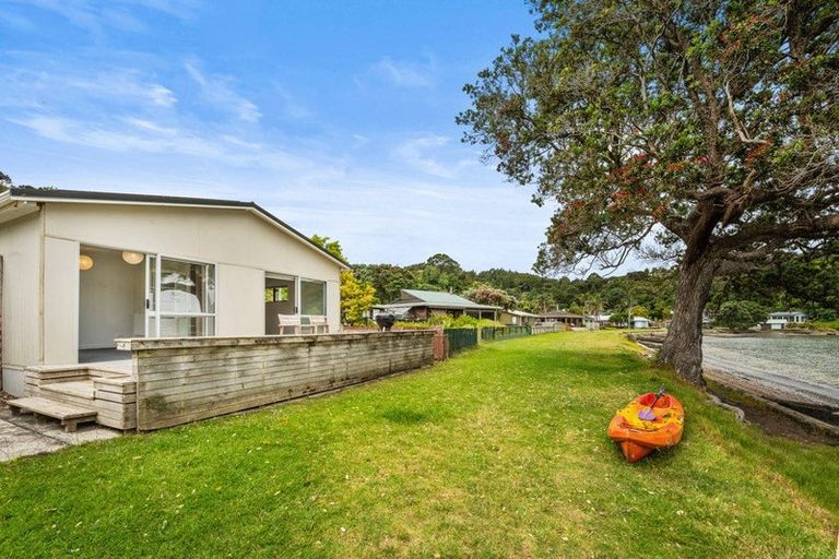 Photo of property in 3 Foster Avenue, Huia, Auckland, 0604