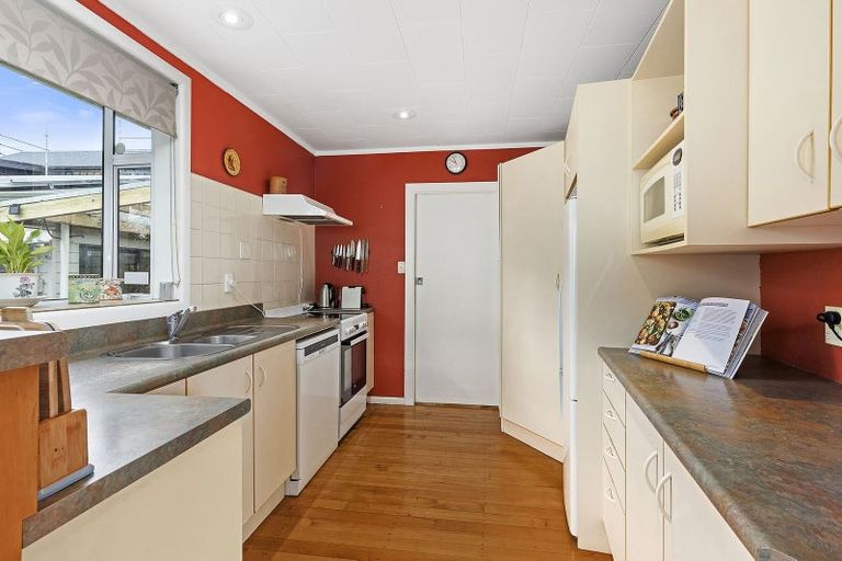 Photo of property in 42 Herewini Street, Titahi Bay, Porirua, 5022