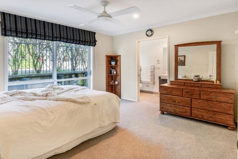 Photo of property in 5 Seymour Road, Mellons Bay, Auckland, 2014