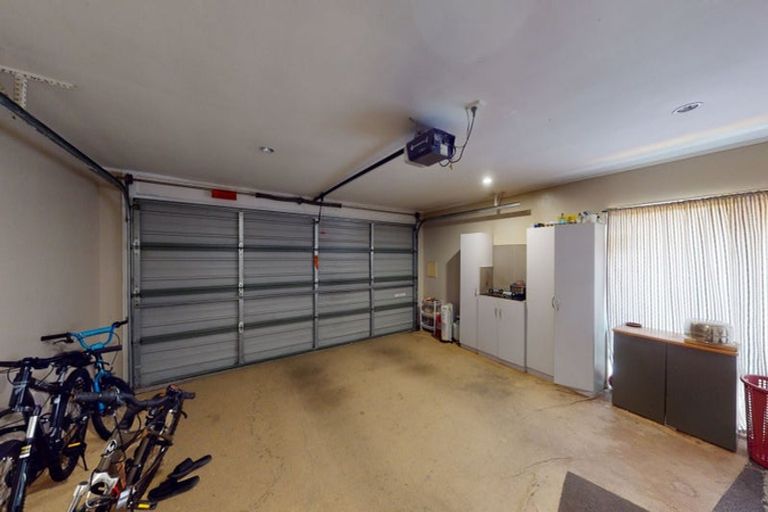 Photo of property in 8 Stellata Court, Randwick Park, Auckland, 2105