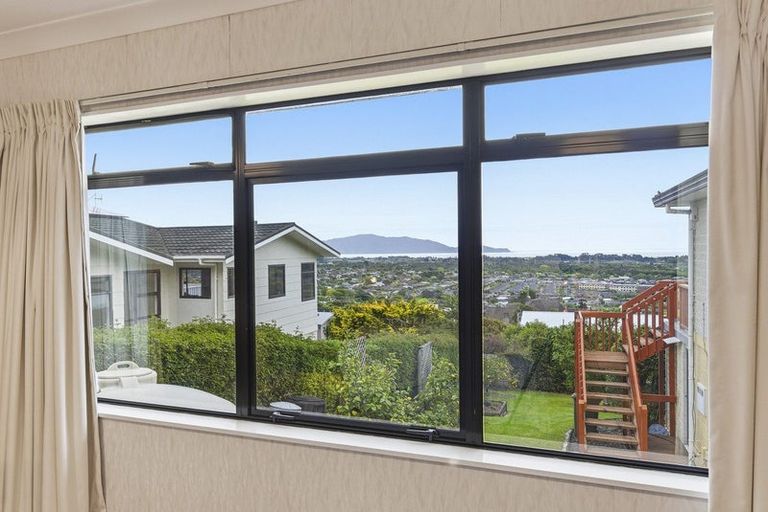 Photo of property in 51 Kotare Street, Waikanae, 5036