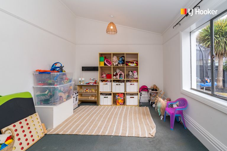 Photo of property in 65 Hargest Crescent, Saint Kilda, Dunedin, 9012