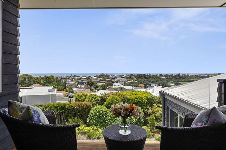 Photo of property in 11a Lismore Street, Strandon, New Plymouth, 4312