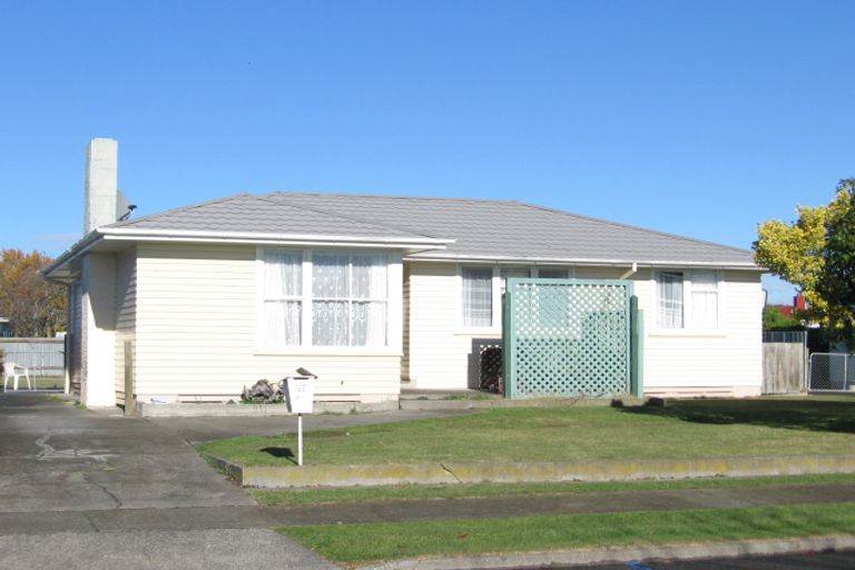 Photo of property in 30 Curling Crescent, Onekawa, Napier, 4110