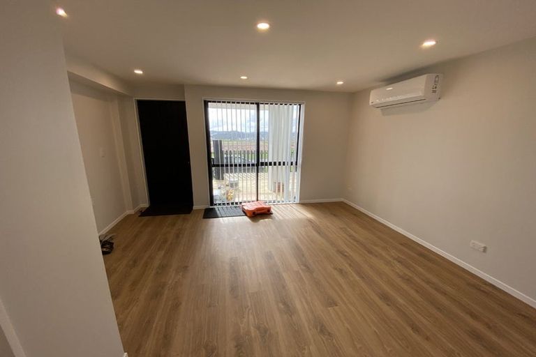 Photo of property in 15b Colin Chester Drive, Silverdale, 0932