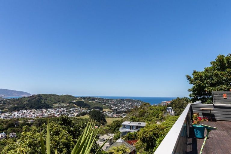 Photo of property in 16 Fortunatus Street, Brooklyn, Wellington, 6021