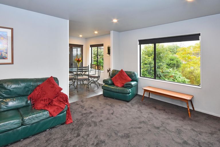 Photo of property in 21 Orinda Close, Botany Downs, Auckland, 2010