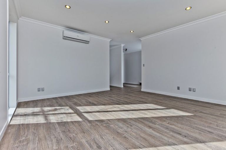 Photo of property in 10 Seafort Lane, Silverdale, 0932