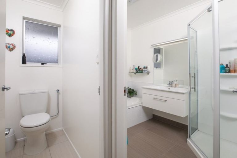 Photo of property in 24 Ranfurly Avenue, Fairfield, Hamilton, 3214