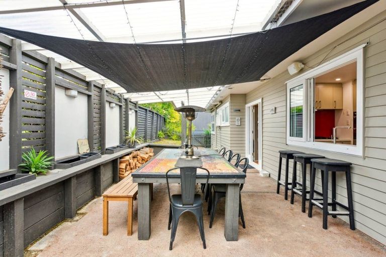 Photo of property in 15 Taioma Crescent, Te Atatu Peninsula, Auckland, 0610