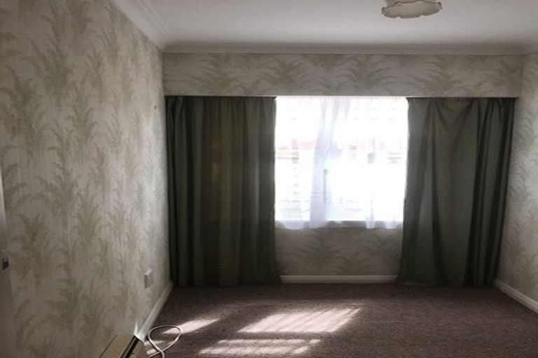 Photo of property in 37 Tio Tio Road, Miramar, Wellington, 6022