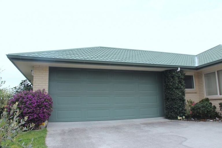 Photo of property in 11 Cascade Way, Paraparaumu, 5032