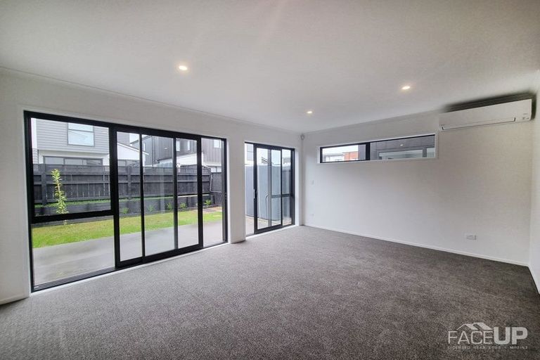 Photo of property in 5 Jagoda Road, Westgate, Auckland, 0614
