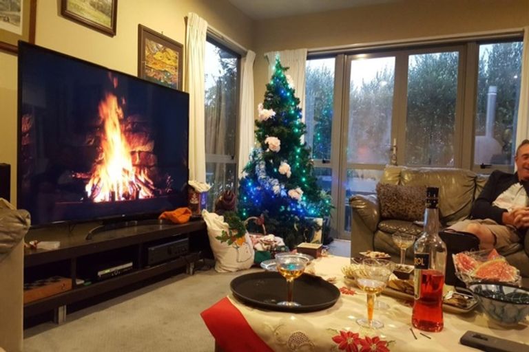 Photo of property in 10 Mariners Way, Whitby, Porirua, 5024