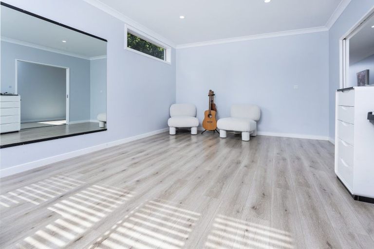 Photo of property in 8 Hornbill Drive, Fairview Heights, Auckland, 0632