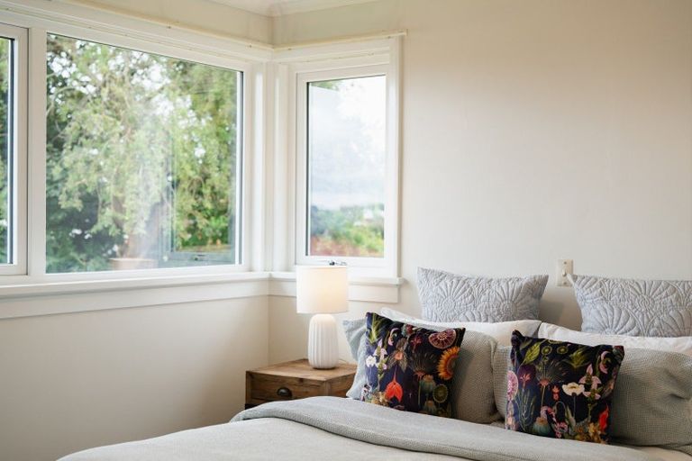 Photo of property in 9 Honeystone Street, Helensburgh, Dunedin, 9010