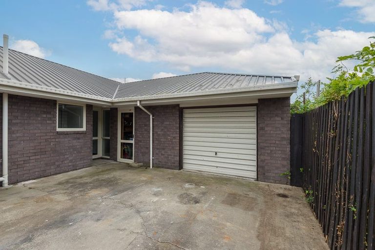 Photo of property in 8 Fieldmoor Place, Parklands, Christchurch, 8083
