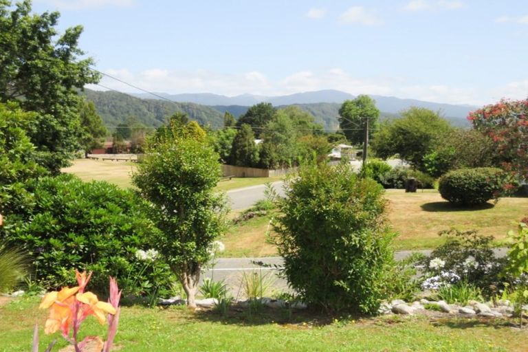 Photo of property in 5 Brennan Street, Reefton, 7830