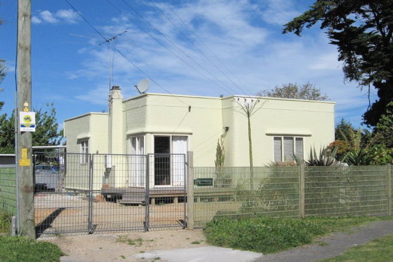 Photo of property in 22 Dickson Street, Kaiti, Gisborne, 4010