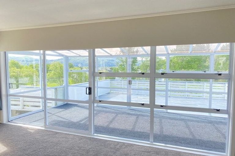 Photo of property in 216a Waddington Drive, Naenae, Lower Hutt, 5011