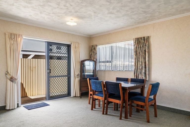 Photo of property in 52a Queen Street West, Levin, 5510