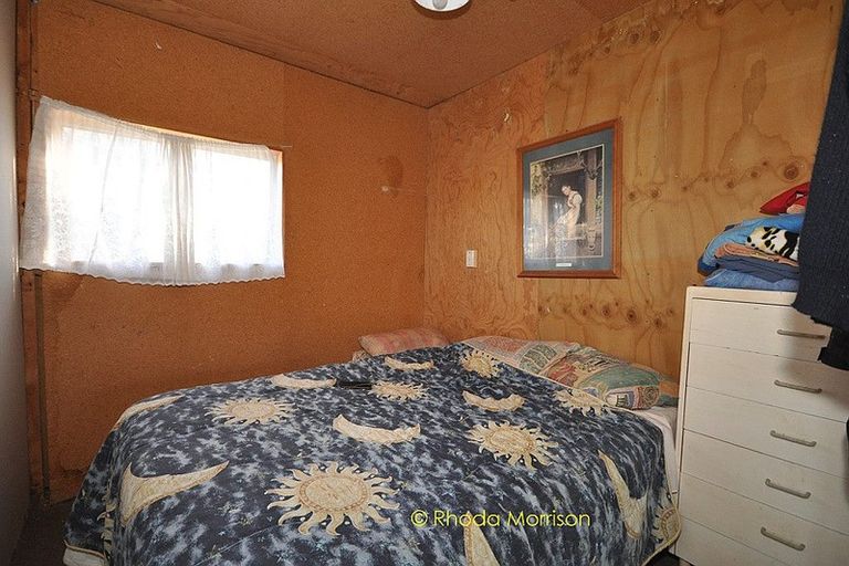 Photo of property in 32 Sandy Beach Road, Tinopai, 0593