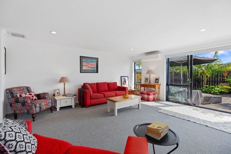 Photo of property in 19 Beachmere Place, Papamoa Beach, Papamoa, 3118