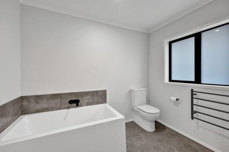 Photo of property in 30a Hunter Street, Hawera, 4610