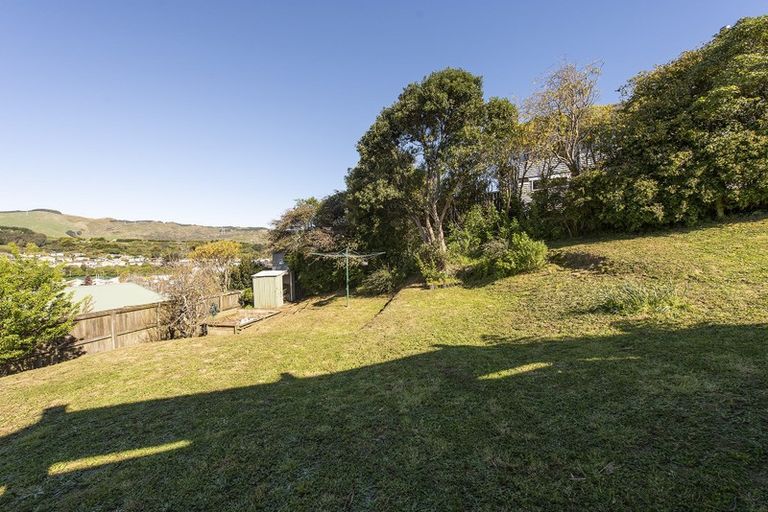 Photo of property in 15 Mascot Street, Tawa, Wellington, 5028