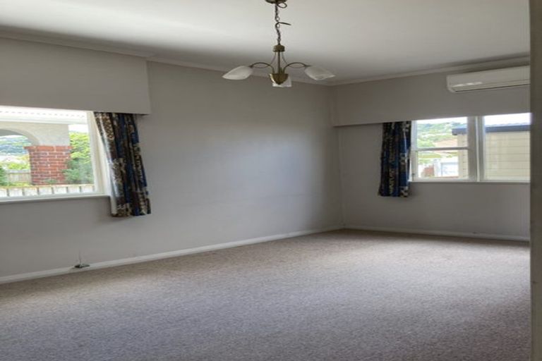 Photo of property in 96 Derwent Street, Island Bay, Wellington, 6023