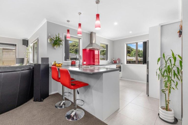 Photo of property in 2 Shearwater Lane, Whitby, Porirua, 5024