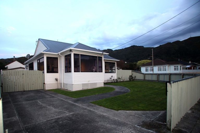 Photo of property in 12 Shearer Crescent, Naenae, Lower Hutt, 5011