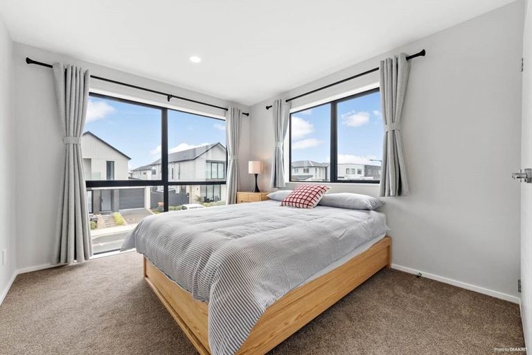 Photo of property in 16 Kearns Drive, Hobsonville, Auckland, 0616