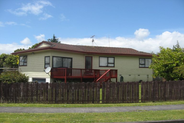 Photo of property in 21 Kopara Place, Clendon Park, Auckland, 2103