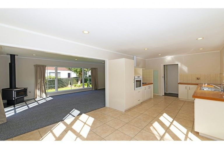 Photo of property in 19 Cyclarama Crescent, Massey, Auckland, 0614