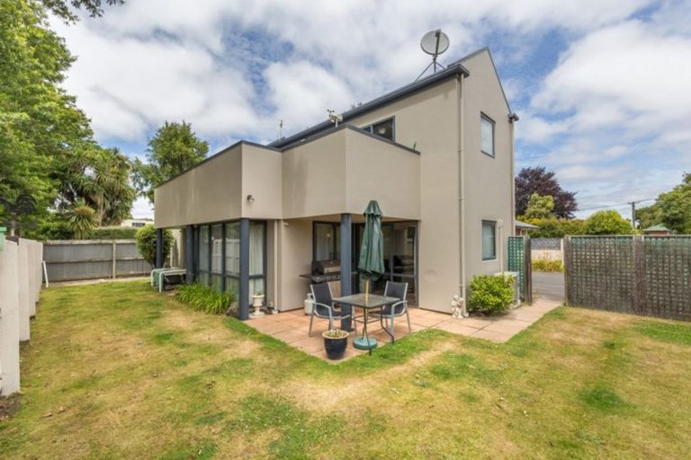 Photo of property in 10a Bevington Street, Avonhead, Christchurch, 8042