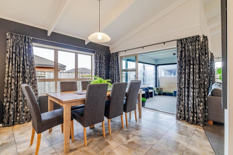 Photo of property in 19 Meridian Grove, Kelvin Grove, Palmerston North, 4414