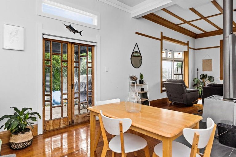 Photo of property in 12 Chaucer Road, Hospital Hill, Napier, 4110