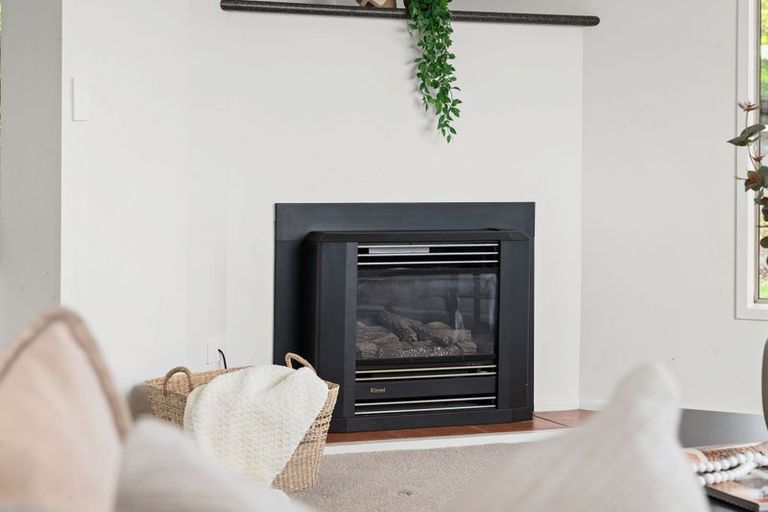 Photo of property in 122 Rototuna Road, Rototuna, Hamilton, 3210