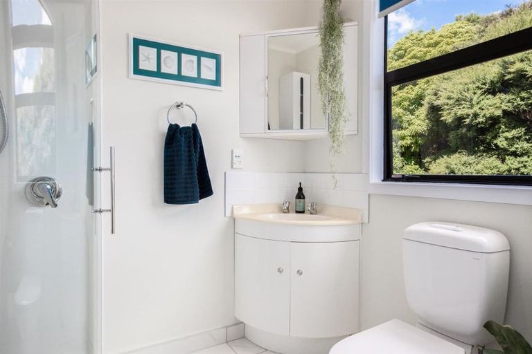 Photo of property in 42 James Cook Drive, Whitby, Porirua, 5024