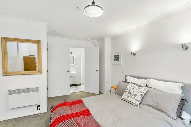 Photo of property in 241/21 Left Bank, Te Aro, Wellington, 6011