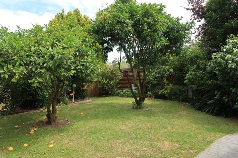 Photo of property in 75 Nimmo Avenue East, Waikanae, 5036