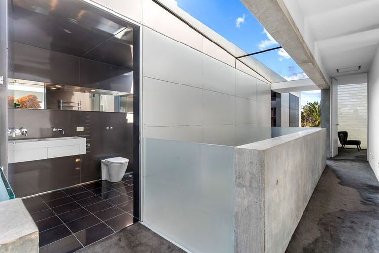 Photo of property in 11 Waiwetu Street, Fendalton, Christchurch, 8052